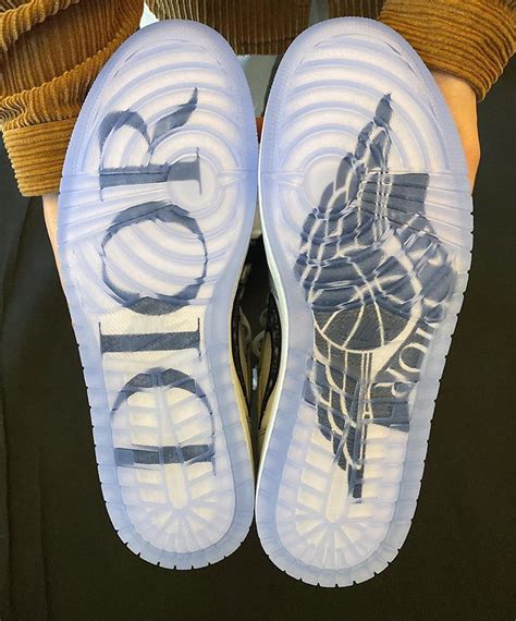 how many pairs of dior jordan 1